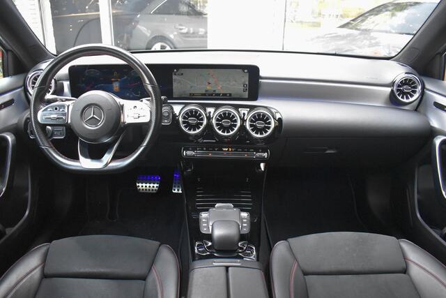 Mercedes-Benz A-KLASSE 180 AMG Pakket Sfeer Stoelverwarming Navi
