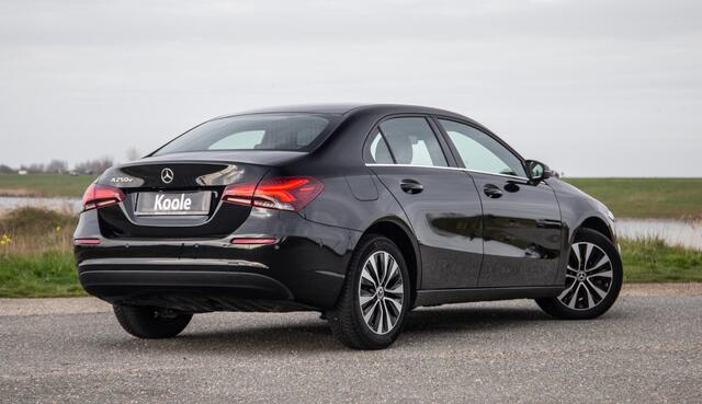 Mercedes-Benz A-KLASSE 250 e Business Line AUTOMAAT / LEDER / CRUISE CONTROLE / CAMERA / CARPLAY