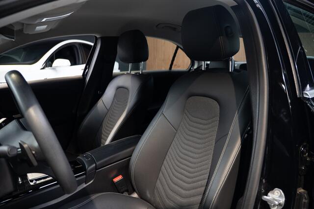 Mercedes-Benz A-KLASSE 250 e Business Line Apple Carplay - Stoelverwarming - Dab - Cruise Control - Trekhaak