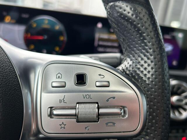 Mercedes-Benz A-KLASSE 180 d Launch Edition Premium Plus | BOMVOL | NL AUTO | AMG Pakket | Night Pakket | Sfeerverlichting | Burmester | PANO | Memory | 360 Camera | Elektrische Stoelen Met Stoelverwarming | DAB+ | 2 Sleutels |