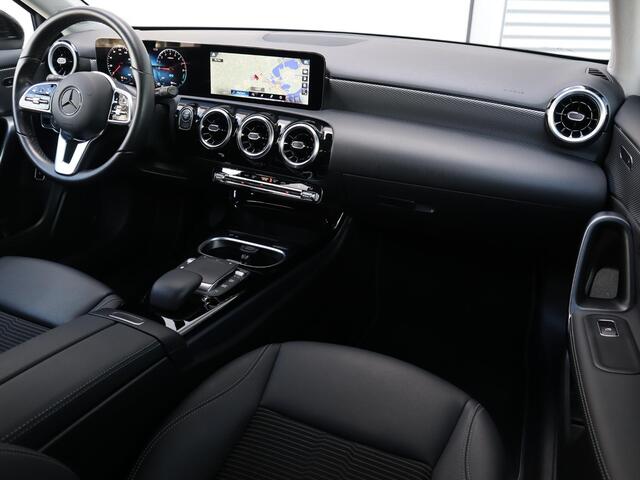 Mercedes-Benz A-KLASSE 250 e Luxury Line