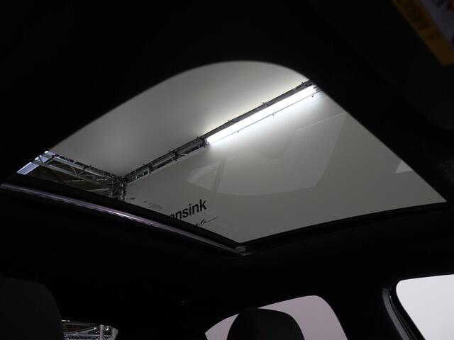 Mercedes-Benz A-KLASSE 250e Business Solution AMG | Panoramadak | Sfeerverlichting | Achteruitrijcamera | Stoelverwarming |