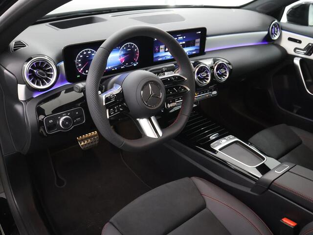 Mercedes-Benz A-KLASSE 180 Business Solution AMG 180 Business Solution AMG | Panoramaschuifdak| Premium plus | Nightpakket | Head-up display | 360° camera | 19"Multispaaks AMG velgen |