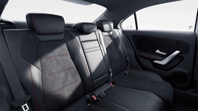 Mercedes-Benz A-KLASSE 180 AMG Line | Widescreen | Keyless | Stoelverwarming | Achteruitrijcamera |