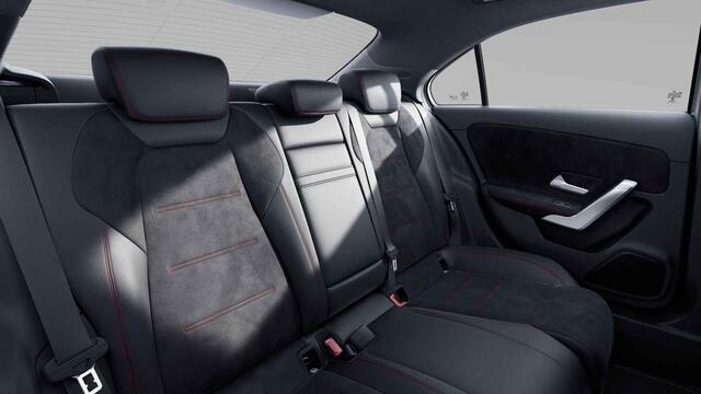 Mercedes-Benz A-KLASSE 250 e AMG Line | Night | Multispaaks velgen | Panoramadak | Stoelverwarming | Widescreen | Sfeerverlichting | Achteruitrijcamera |