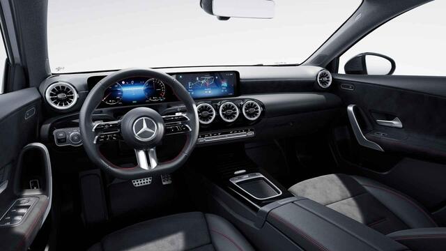 Mercedes-Benz A-KLASSE 250 e AMG Line | Night | Multispaaks velgen | Panoramadak | Stoelverwarming | Widescreen | Sfeerverlichting | Achteruitrijcamera |