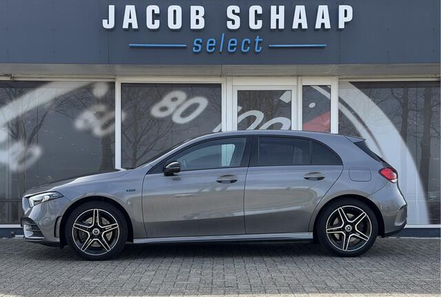 Mercedes-Benz A-KLASSE 250 e Business Solution AMG / Schuif- kanteldak / Camera / Sensoren V+A / Multimedia / 18'' LM /