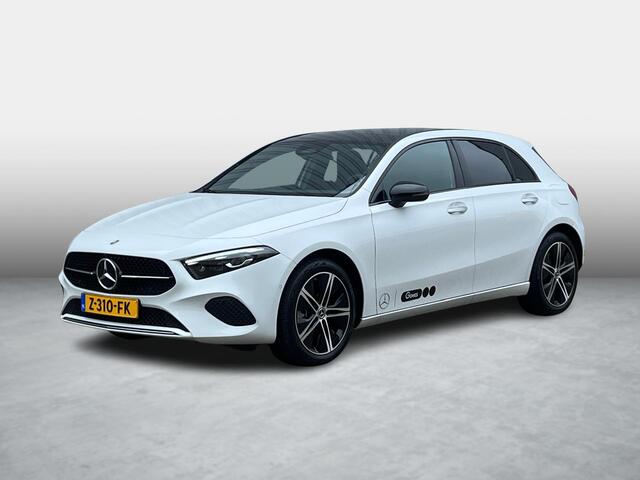Mercedes-Benz A-KLASSE 250 e Luxury | Panoramadak | Achteruitrijcamera | Stoelverwarming | Sfeerverlichting | Dodehoekassistent | Multibeam LED | Apple & Android Carplay