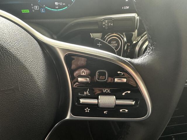 Mercedes-Benz A-KLASSE 250 e Luxury Line Pano|Sfeer|Matrix|Nightpakket