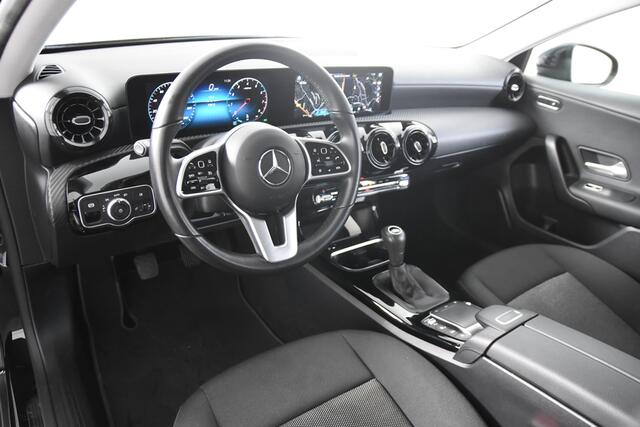Mercedes-Benz A-KLASSE 180 Business Solution *1ste Eigenaar*Widescreen*Stoelverwarming*Navigatie*