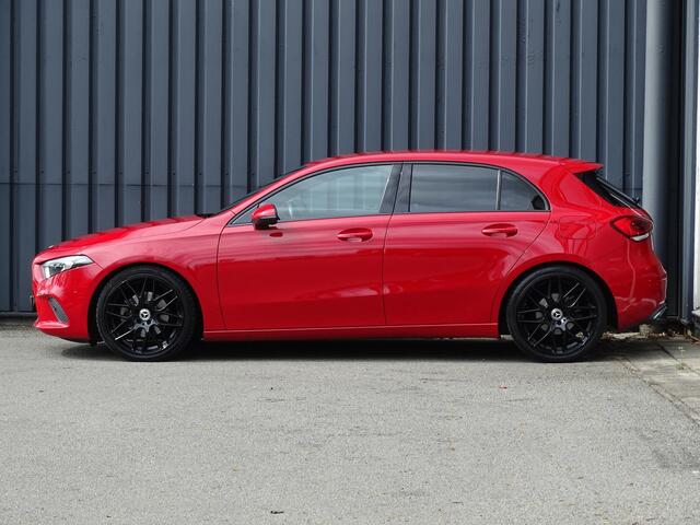 Mercedes-Benz A-KLASSE 200 Business Solution Plus Upgrade | Camera | LED | 19"