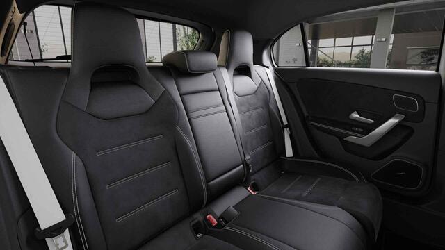 Mercedes-Benz A-KLASSE 250e Business Solution AMG | Panoramaschuifdak | AMG Line Plus pakket | 19"AMG-velgen | Head-up display | Dodehoekassistent |