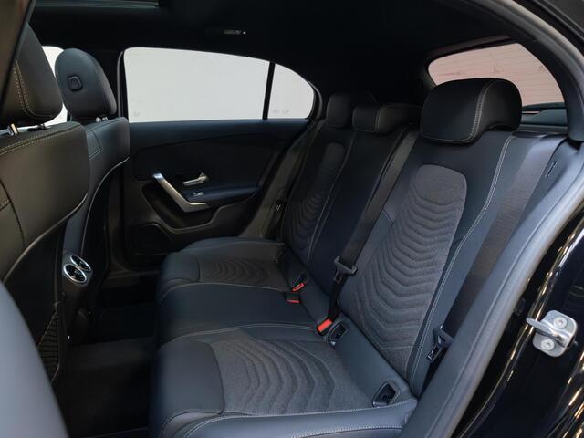 Mercedes-Benz A-KLASSE Hatchback 180 Business Solution Luxury Panorama dak