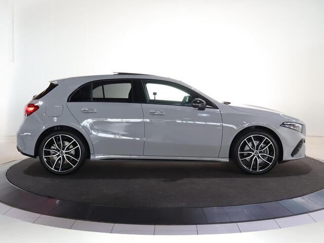 Mercedes-Benz A-KLASSE 250e Business Solution AMG | Panoramaschuifdak | AMG Plus Line | Head up | Nightpakket | 19 inch AMG-velgen |