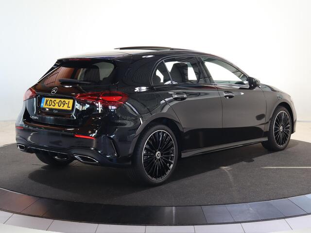 Mercedes-Benz A-KLASSE 250e Business Solution AMG | Trekhaak | Panoramaschuifdak | Stoelverwarming | Achteruitrijcamera | MULTIBEAM LED | 19"inch AMG velgen |