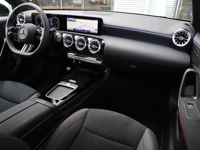 Mercedes-Benz A-KLASSE 250 e AMG Line