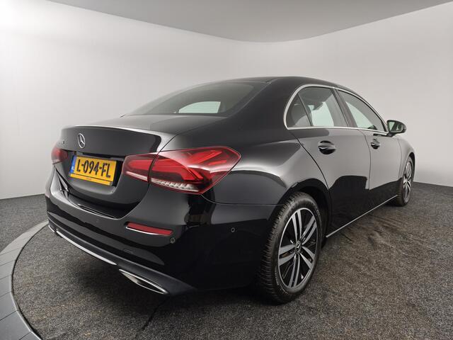 Mercedes-Benz A-KLASSE 180 Business Solution Luxury | elektrisch glazen panorama-dak | electronic climate controle |