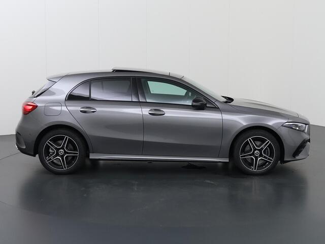 Mercedes-Benz A-KLASSE 250e Business Solution AMG | Panoramaschuifdak | Night | Multibeam Led | Achteruitrijcamera | Afneembare trekhaak |