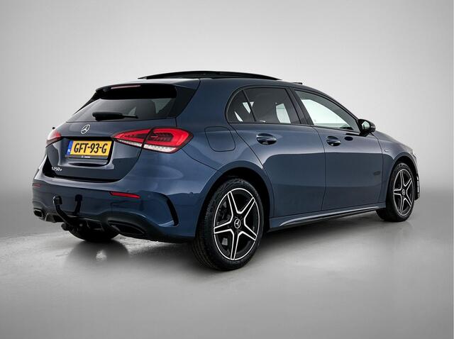 Mercedes-Benz A-KLASSE 250 e Business Solution AMG Limited 24 Maanden Mercedes-Benz Certified Garantie. | AMG- Line interieur | AMG-Line Exterieur | Achteruitrijcamera | Panoram schuifkanteldak | Night Pakket | Trekhaak | Navigatie | Sfeerverlichting |