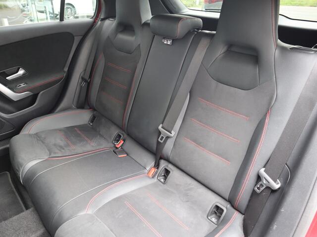 Mercedes-Benz A-KLASSE 250 e AMG Line