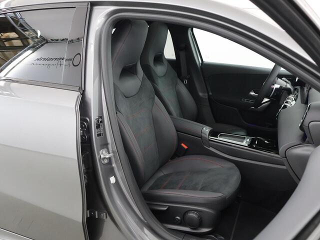 Mercedes-Benz A-KLASSE 250e Business Solution AMG | Panoramaschuifdak | Stoelverwarming | Achteruitrijcamera | MULTIBEAM LED |