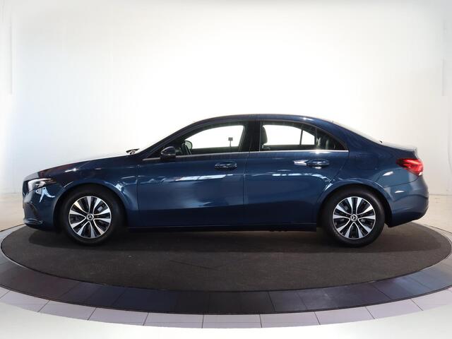 Mercedes-Benz A-KLASSE 180 Business Solution | Widescreen | Stoelverwarming | Achteruitrijcamera |