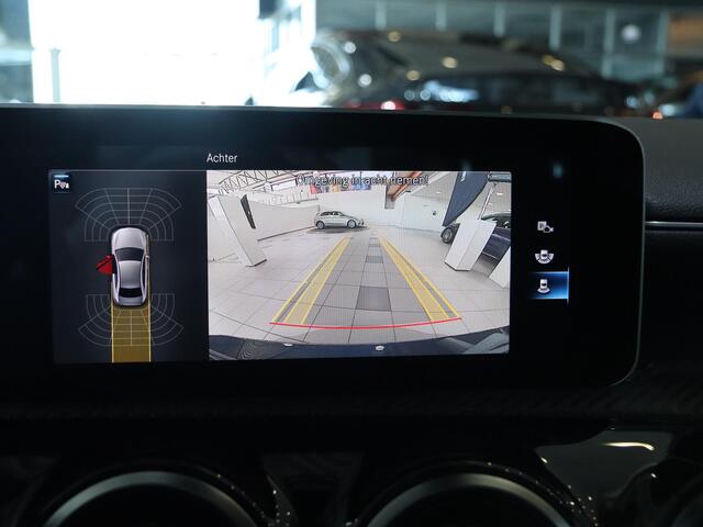 Mercedes-Benz A-KLASSE 180 Business Solution | Widescreen | Stoelverwarming | Achteruitrijcamera |