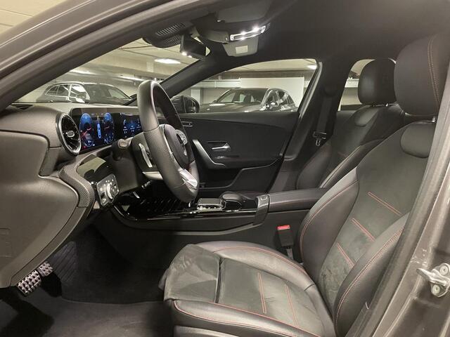 Mercedes-Benz A-KLASSE 200 Business Solution AMG | Trekhaak | Stoelverwarming
