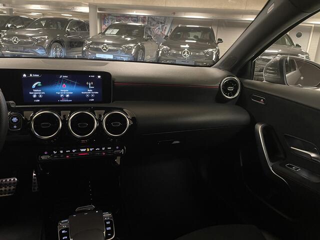 Mercedes-Benz A-KLASSE 200 Business Solution AMG | Trekhaak | Stoelverwarming