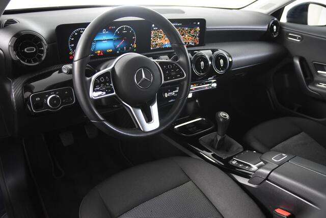 Mercedes-Benz A-KLASSE 180 d Business Solution *1ste Eigenaar*Navigatie*Stoelverwarming*Camera*
