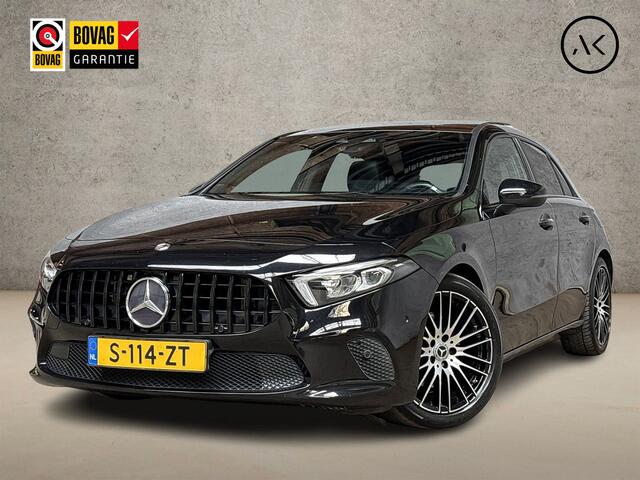 Mercedes-Benz A-KLASSE 200 AMG Sport 163Pk Automaat (SCHUIFDAK, SFEERVERLICHTING, GROOT NAVI, WIDESCREEN, CAMERA, GETINT GLAS, SPORTSTOELEN, STOELVERWARMING, LEDER, NIEUWSTAAT)