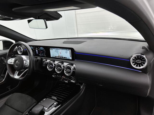 Mercedes-Benz A-KLASSE 180 AMG Line | Panoramadak | Elektrisch Stoelen | Night Pakket | Inclusief 24 maanden MB Certified garantie voor Europa.