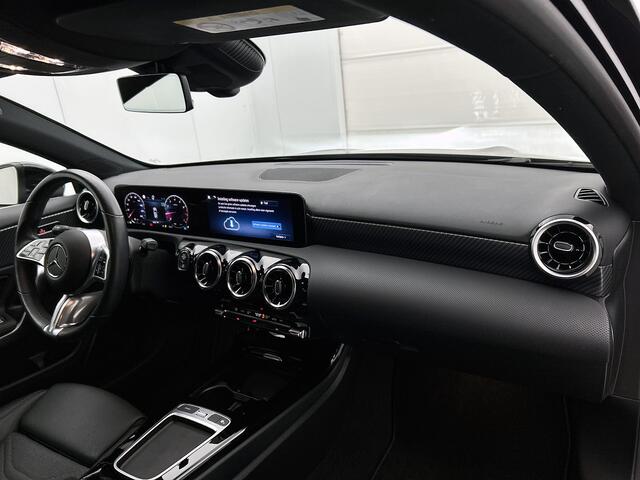 Mercedes-Benz A-KLASSE 180 Progressive | Dode Hoek Ass | Parkeerpakket met Camera | LED Verlichting | Stoelverwarming | Inclusief 24 maanden Mercedes-Benz Certified garantie voor Europa.