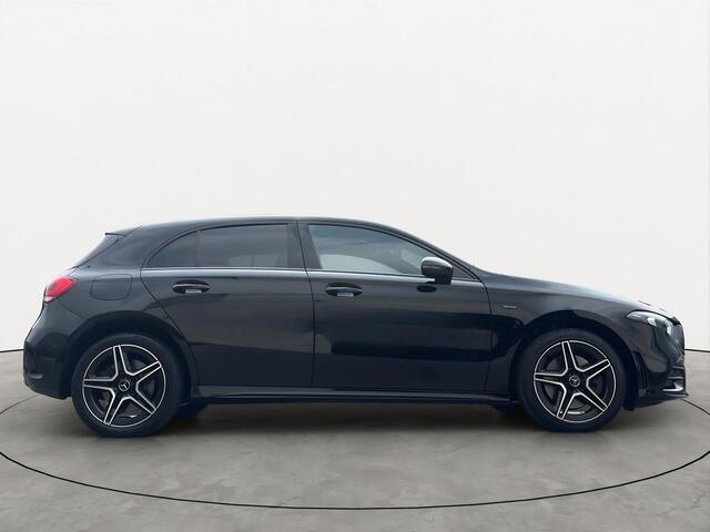 Mercedes-Benz A-KLASSE 250E 218PK AMG Night Sfeer Camera Apple-Carplay