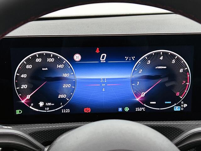 Mercedes-Benz A-KLASSE 180 Business Solution AMG | Nightpakket | 19 inch multispaaks AMG-velgen | Panoramaschuifdak | Smartphone-integratie | Sfeerverlichting | PARKTRONIC |
