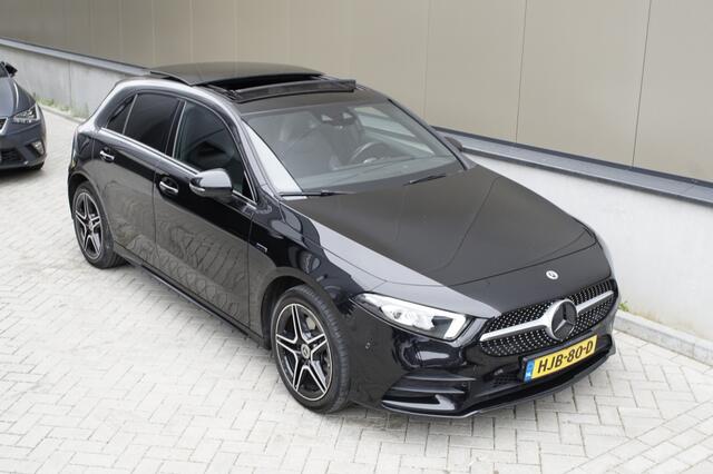 Mercedes-Benz A-KLASSE 250 e Premium | Pano | 360 camera | AMG Pakket | Dodehoek detect
