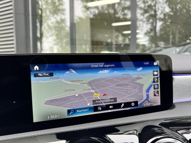 Mercedes-Benz A-KLASSE 180 Business Solution AMG*Panoramadak*LED*Navigatie*