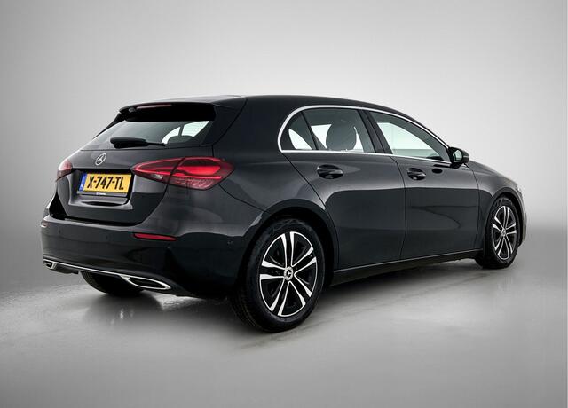 Mercedes-Benz A-KLASSE 180 Business Line Inclusief 24 maanden MB Certified garantie voor Europa.