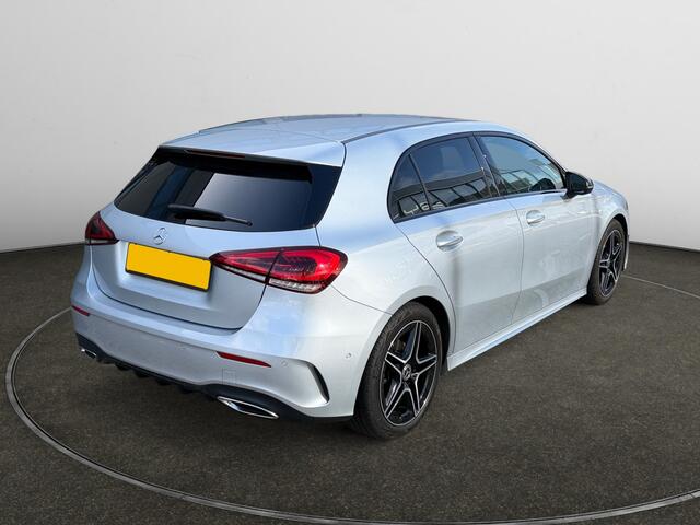 Mercedes-Benz A-KLASSE 180 AMG Night Edition Aut- NAP 68dkm, Sfeerverlichting, Camera, Xenon led, Sport Interieur
