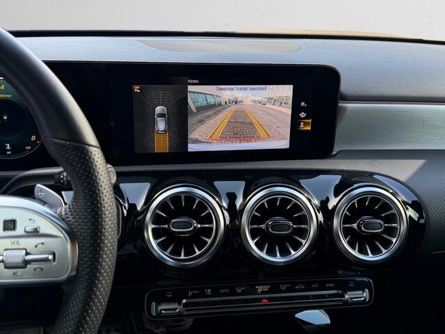 Mercedes-Benz A-KLASSE 180 AMG Night Edition Aut- NAP 68dkm, Sfeerverlichting, Camera, Xenon led, Sport Interieur