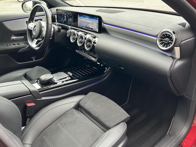 Mercedes-Benz A-KLASSE 180 AMG EDITION | Panoramadak | Memory |