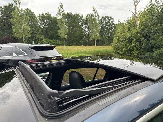 Mercedes-Benz A-KLASSE 250 e AMG Line | Panoramadak | Stoelverwarming | Sportstoelen | Camera