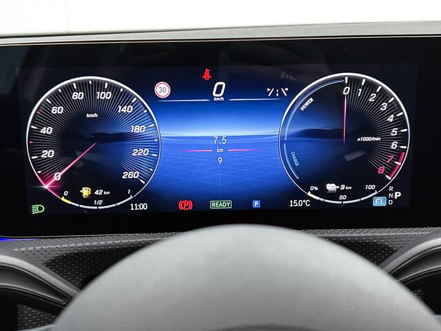 Mercedes-Benz A-KLASSE 250 e Business Solution AMG | AMG Line Plus pakket | Memorypakket voorstoelen | Panoramaschuifdak | Head-up display | 360° camera | AMG Line Plus pakket | Memorypakket voorstoelen | Panoramaschuifdak | Head-up display | 360° camera |