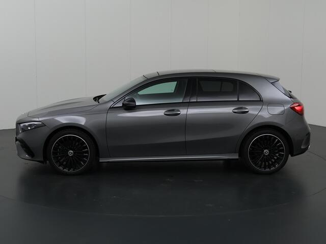 Mercedes-Benz A-KLASSE 250 e Star Edition AMG Line | Panoramaschuifdak | Nightpakket | Sfeerverlichting | MULTIBEAM LED | Stoelverwarming | 19 inch Multispaaks |