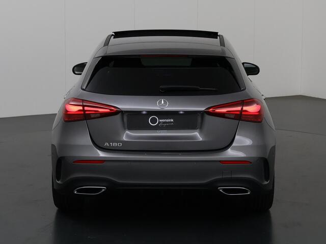 Mercedes-Benz A-KLASSE 180 Star Edition AMG Line | Achteruitrijcamera | Keyless go | Sfeerverlichting | Stoelverwarming | Panoramaschuifdak |