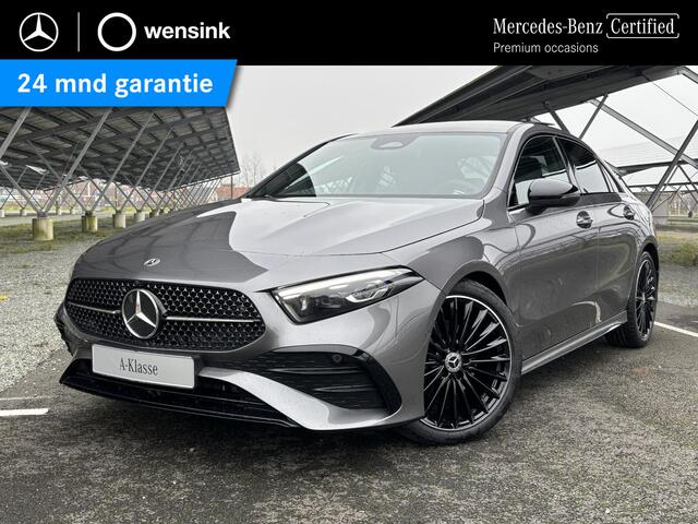 Mercedes-Benz A-KLASSE 180 Star Edition AMG Line | Night | Panoramadak | Sfeerverlichting | 19" Multispaaks | Parkeercamera | Stoelverwarming |