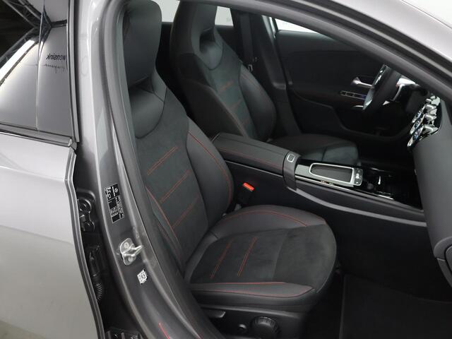 Mercedes-Benz A-KLASSE 250 e AMG Line | Nightpakket | Sfeerverlichting | MULTIBEAM LED | Panoramadak |