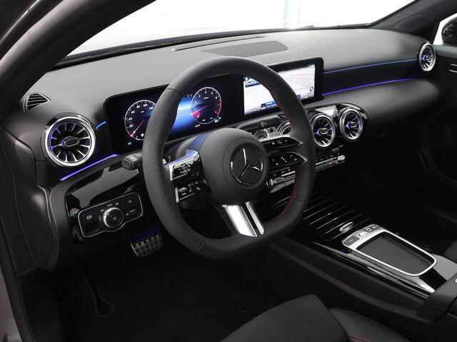 Mercedes-Benz A-KLASSE 180 Star Edition AMG Line 180 Star Edition AMG Line LIMITED | Panoramadak | Night | Sfeerverlichting | Stoelverwarming | Achteruitrijcamera |