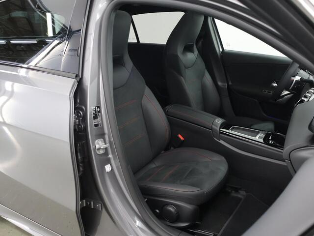 Mercedes-Benz A-KLASSE 180 Star Edition AMG Line 180 Star Edition AMG Line LIMITED | Panoramadak | Night | Sfeerverlichting | Stoelverwarming | Achteruitrijcamera |