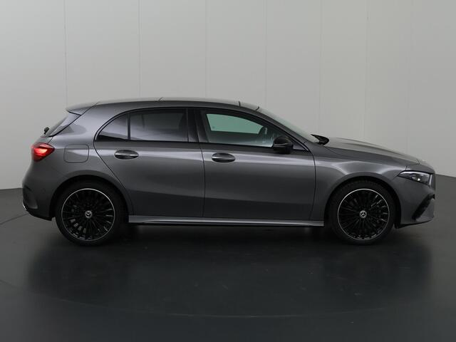 Mercedes-Benz A-KLASSE 180 Star Edition AMG Line LIMITED | Panoramadak | Multibeam | 19" multispaaks velgen | Night | Sfeerverlichting | Stoelverwarming | Achteruitrijcamera |